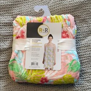 Room + Retreat Shower Wrap